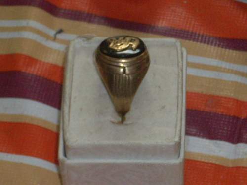 WWII Officer Poison Ring, original?