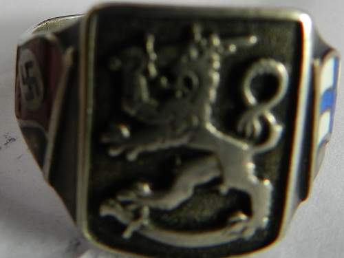 ring with finland flag