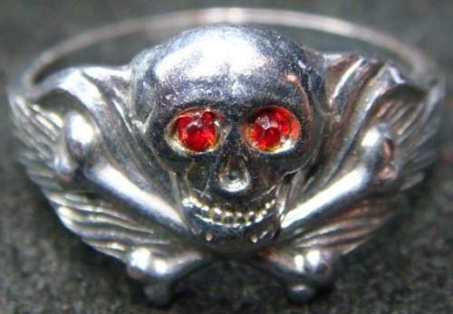 Skull Ring - Unfamiliar Design?