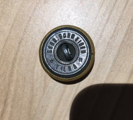 Please identify this 2 buttons...