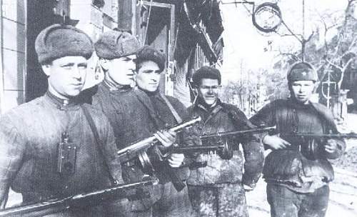 German parka wearing by soviets