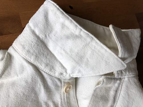 White M35 gimnasterka : original summer modem or discolored tunic?