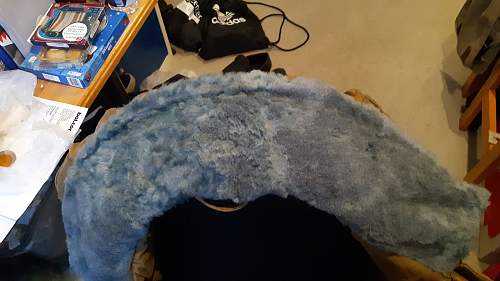 Afghanka collar fur comes off