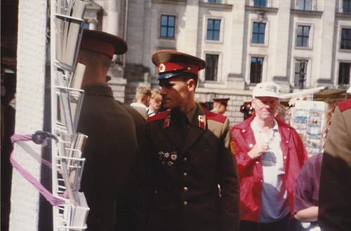 1993 Berlin, Soviet soldier ID?