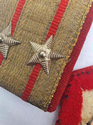 Russian shoulder boards and collar badges. Coastal artillery?