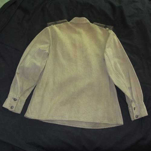 'Krasno Armiyets' 1943 pattern pocketless gymnastiorka blouse two versions