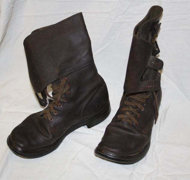 Question Original WW2 US double buckle boots?