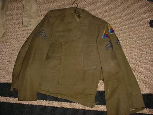 Lot of US vet uniforms info needed.