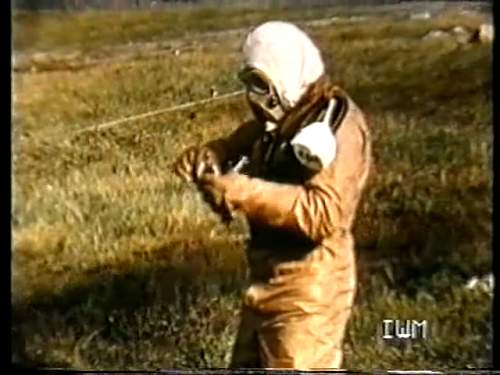 Unknown British overalls/hood from this 1942 Gruinard Island video - what are they?