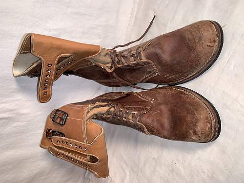 M43 Combat Boots hidden away for years.   Mint Unissued INTERNATIONAL SHOE CO. 1945