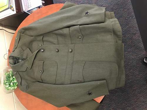 USMC WWII Marine Alpha uniform with black star on sleeve