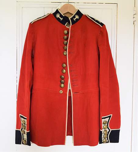 15-1925 period welsh guardsman's scarlet tunic