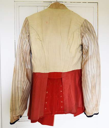 15-1925 period welsh guardsman's scarlet tunic