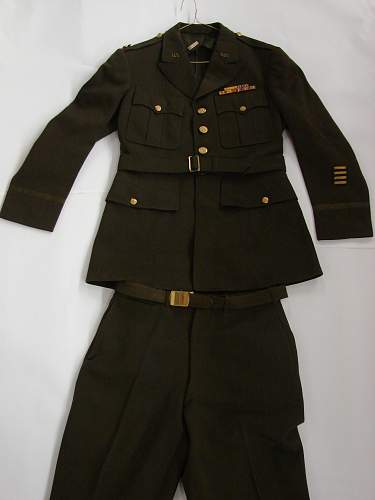 I need help with this US Officers uniform