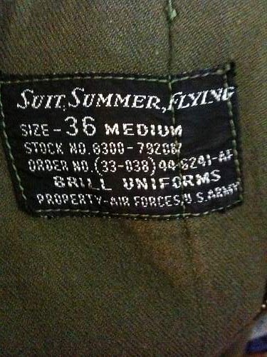 Is this an American ww2 flight suit?