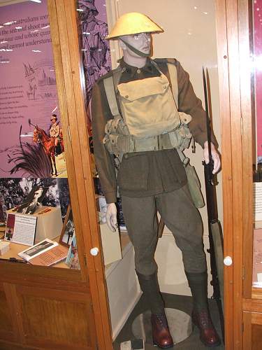 Australian WW1 &amp; WW2 uniform displays