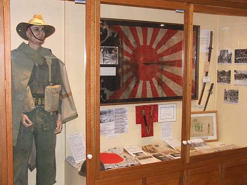 Australian WW1 &amp; WW2 uniform displays