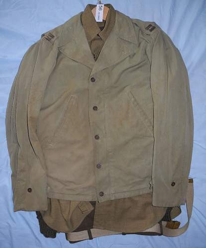 Ww2 captain uniform.. Can you halp me?