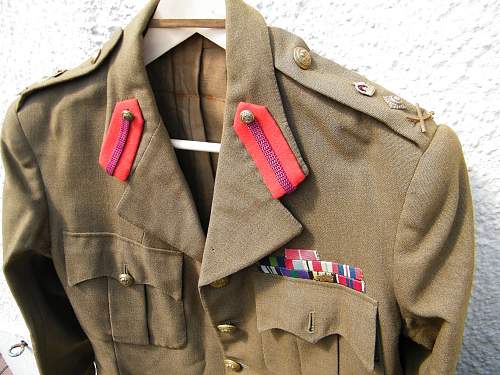 Cloth waist belt on a ww2 Brit SD tunic?