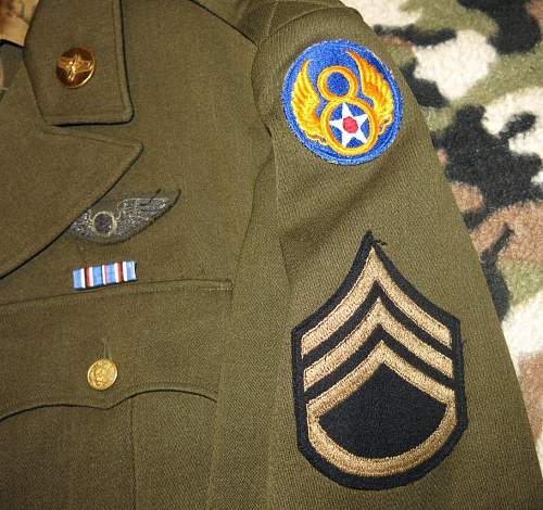US 8th AAF SSGT's service tunic with bullion aircrew wings