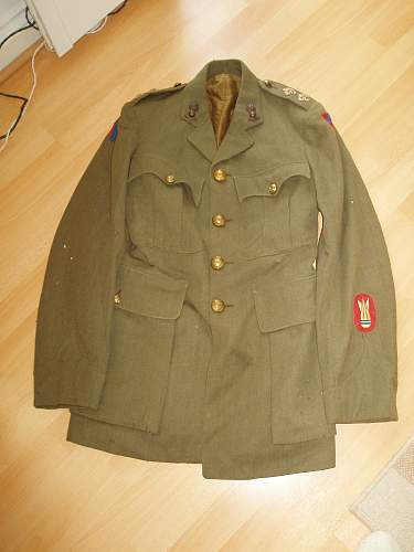 WW2 Uniform of captain C.A.Simpson royal artillery