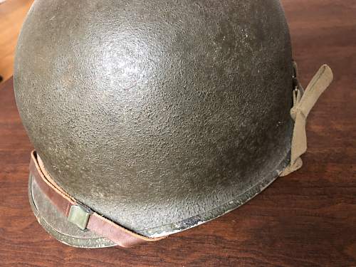What do you think of this USMC ww2 helmet lot ?