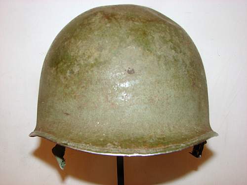 How can I recognize a Korean war M1 helmet?