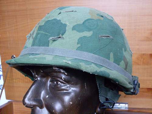 US M1-C Vietnam era Para helmet.