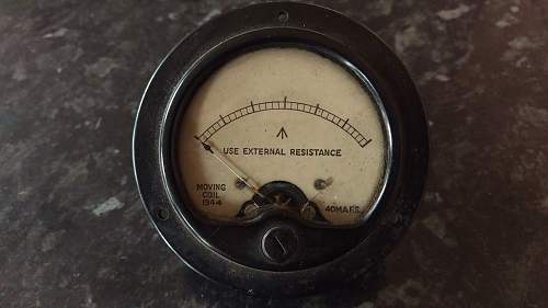 1944 dated crows foot marked bakelite bezel gauge??