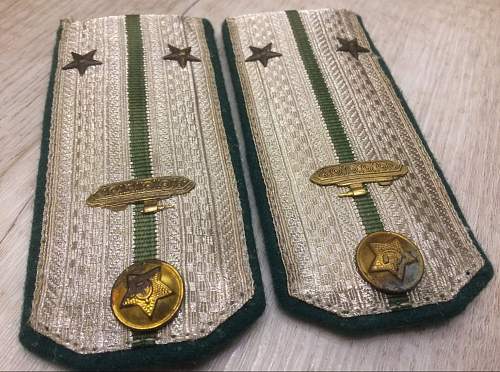 Wartime or postwar M43 shoulder boards?