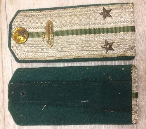 Wartime or postwar M43 shoulder boards?