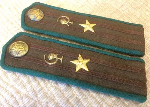 Wartime or postwar M43 shoulder boards?