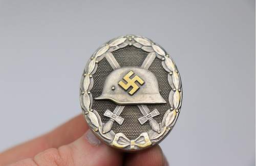 Verwundetenabzeichen Gold or Silver marker is 30 I hope it's a real one.
