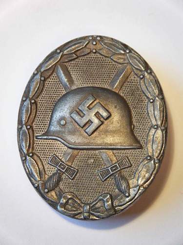 Verwundetenabzeichen in Silver L/56.