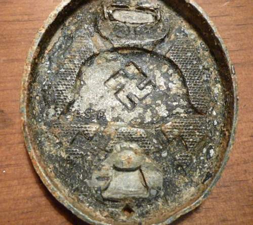 Three  german WW2 Verwundetenabzeichen / Wounded Badge