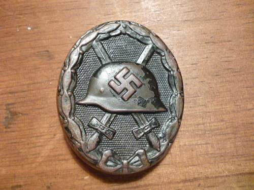 Three  german WW2 Verwundetenabzeichen / Wounded Badge