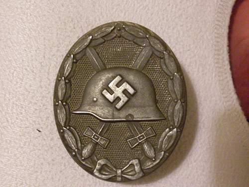 VERWUNDETENABZEICHEN IN SILBER(maker?)