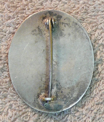 early silver wound bagde