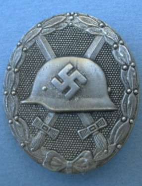 Silver l/12 wound badge???????