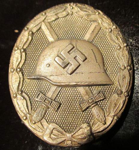 no. 65 wound badge - silver or gold?