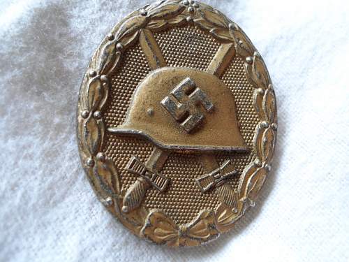 Verwundetenabzeichen 1939 in Gold, Marked 65