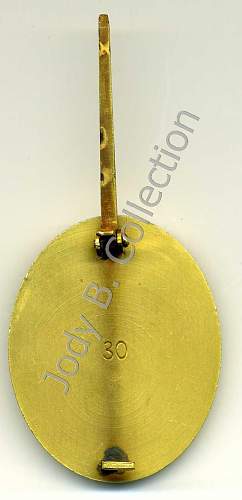 Verwundetenabzeichen (Gold Wound Badge)  in Gold, Marked 30
