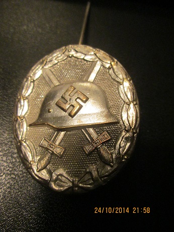 Silver wound badge - unmarked with finish - ORIGINAL/FAKE