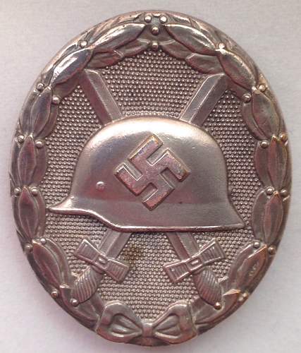 Verwundetenabzeichen 1939 in Silber - &quot;4&quot; buntmetall/zinc