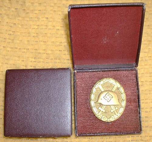 Verwundetenabzeichen in Gold Cased