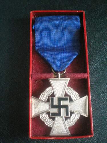 Need opinions on wound badge and long service  medal.