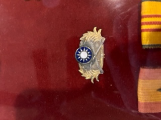 Looking for some badges from Taiwan from the Vietnam era