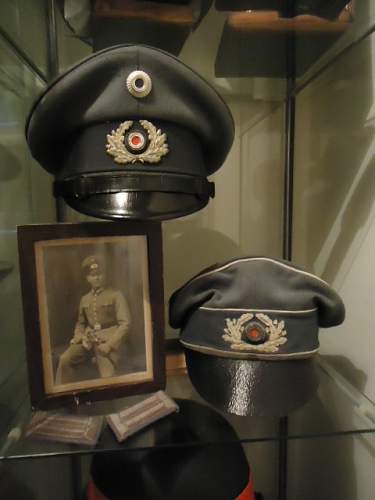 1934....new insignia and a new officers cap.