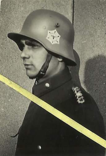 Po-Police Headgear in Period Photos