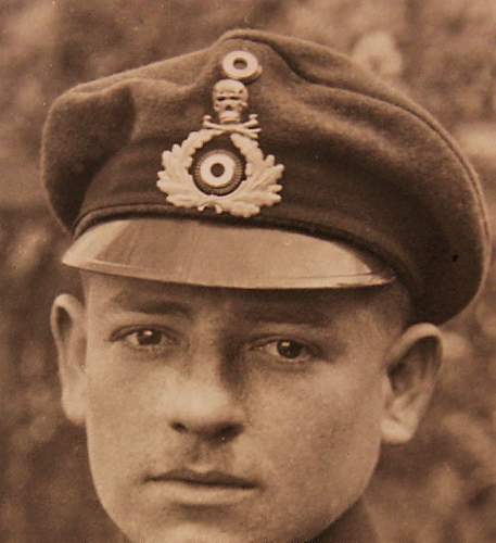 Freikorps &amp; Paramilitary Weimar Headgear in Period Photographs